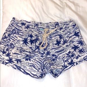Blue/white Hawaiian shorts